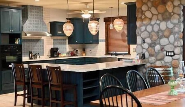 East Texas Upscale Lake House Sleeps 10 Pet Friendly