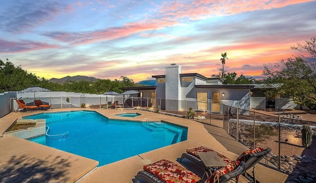 East Tucson/Heated Pool & Hot Tub/3BR & 2BA