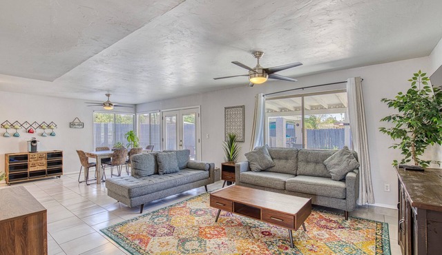 East Tucson - Large family home with pool and spa!