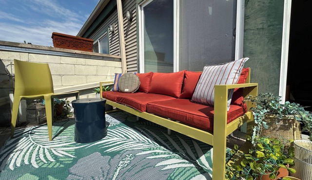 EAST VILLAGE 4-LEVEL-HOUSE WITH 5 BATHS & COVERED ATTACHED GARAGE