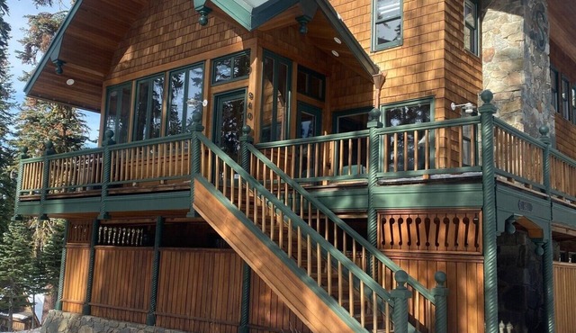East Village - Beautiful home nestled in the California's Sierra
