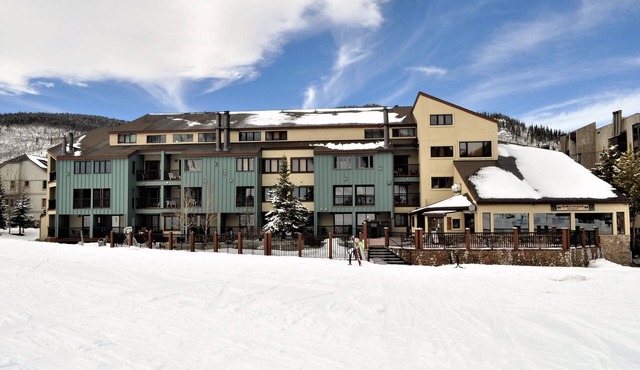 East Village Walk To Super Bee Lift Restaurants and Shops Hot Tub Access