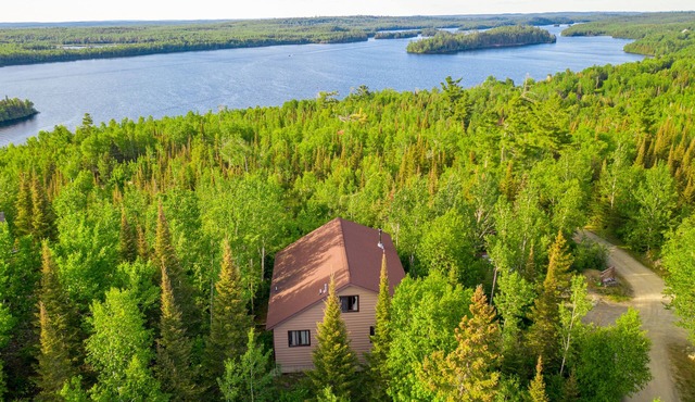 East Wind Cabin with Screened Porch & Direct BWCA Access – Near Ely, MN.