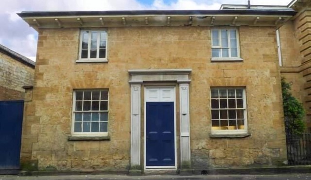 EAST WING, pet friendly, character holiday cottage in Crewkerne
