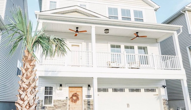 EastBay Getaway 4 BR Pet Friendly Steps to Beach