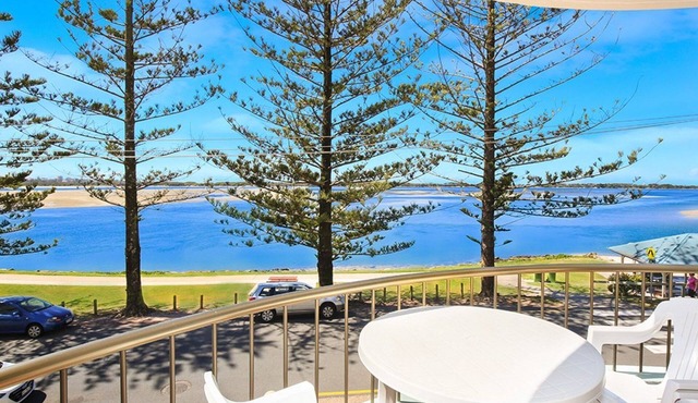 Eastbourne U4, 80 Esplanade, Golden Beach