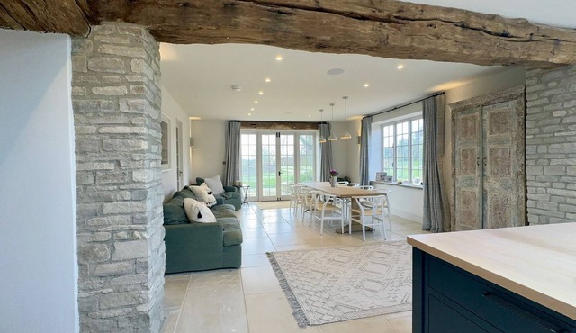 Eastcourt Farm: A Luxurious Escape into the Heart of the Cotswolds