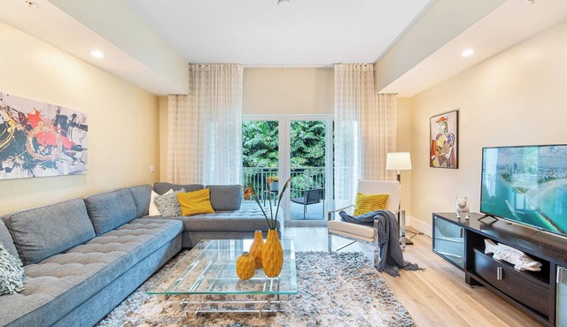 EASTER DEAL! At F1rst Class Condo, Miami, Florida 3-bed 4-bath in vibrant Doral.