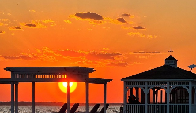 Eastern NC Country Estate~ Panoramic Water views~ Stunning Sunsets~ Mini-Resort