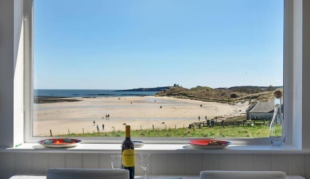 EASTFIELD, pet friendly, with a garden in Low Newton-By-The-Sea