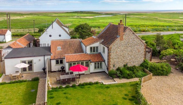 Eastgate Cottage and Hideaway