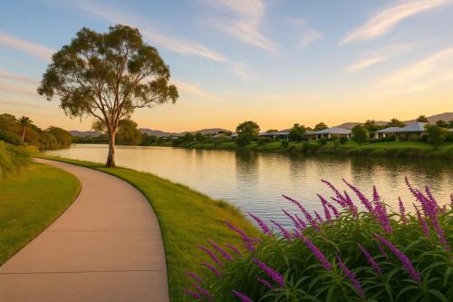 Eastlake Living Pet-Friendly 4BR Home with BBQ