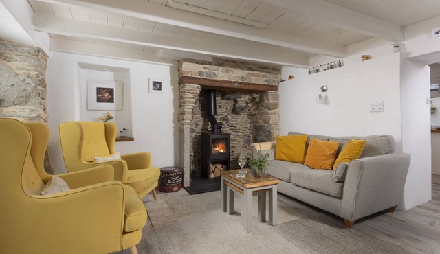 Eastleigh Cottage - sleeps 4 guests in 2 bedrooms