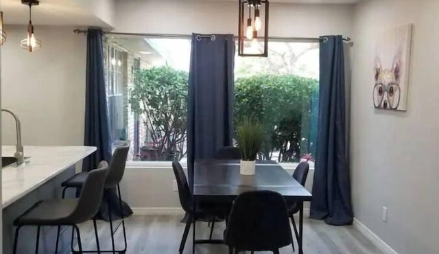 Eastside 3 bed 2 bath, King en suite & fast Wifi