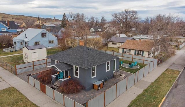 Eastside Bungalow Downtown · Charming in town pad to explore town & more