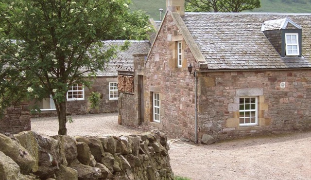 Eastside Byre - Family cottage in the Pentland Hills near Edinburgh