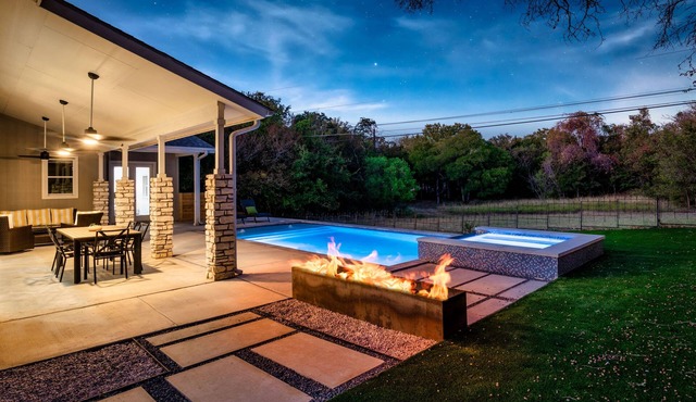 Eastside Delight l Poolside Paradise l Golf