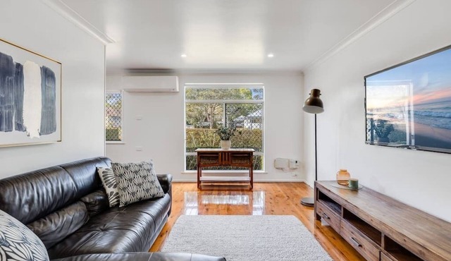 "Eastside Haven" - Central & Convenient!