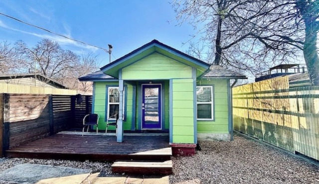 Eastside Oasis - Near Train & Downtown - Fenced Yard