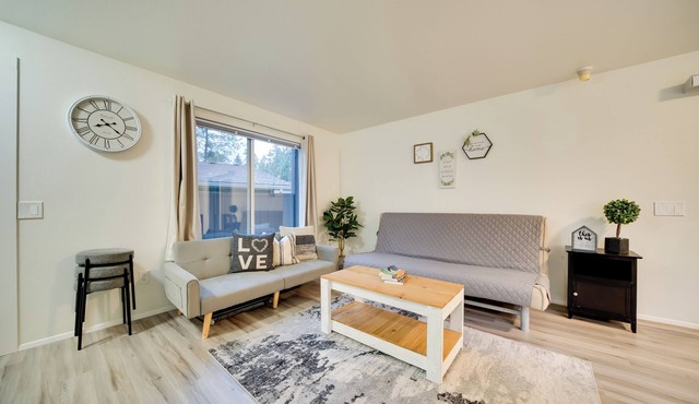 Eastside Tech Hub Home Base Near I-90 & Factoria!