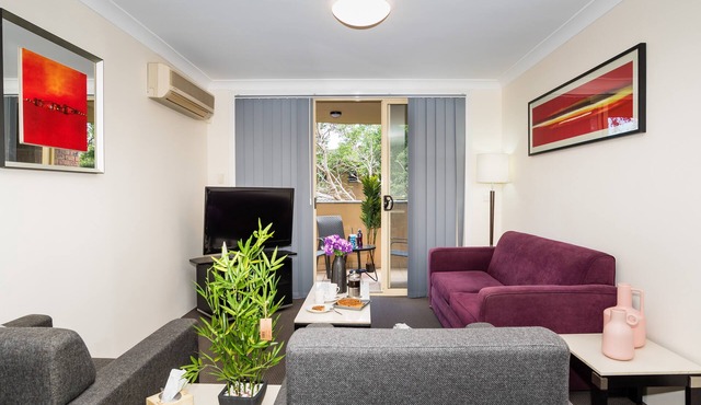 Eastwood Furnished Apartments - 2 Bedroom Apartment