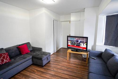 Easy 2 Manage 3BR Home Near Hounslow West Tube Station