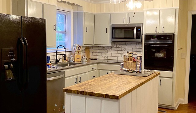 Easy access~3BR/n3 baths FAST Access to downtown minutes from Nashville airport