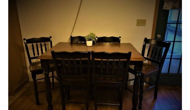 Easy Access King and Queen Nestled Ranch!