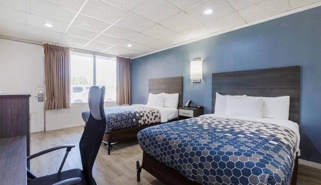 Easy-Access Lodging Near Downtown Wytheville | Parking Included, Pet-Friendly
