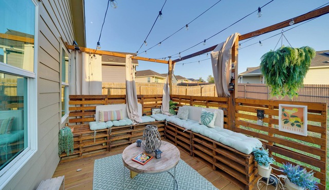 Easy Access to Dtwn San Antonio: Suburban Home