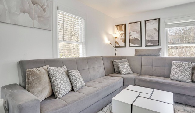 Easy Access to NYC! Sleek Suburban Apartment