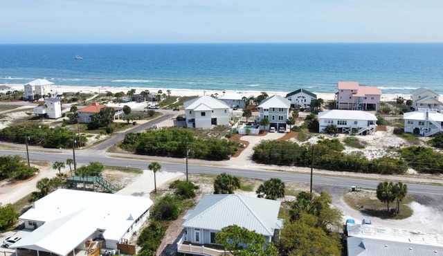 Easy Beach Access - 2 FREE BIKE RENTALS INCLUDED WITH YOUR STAY!