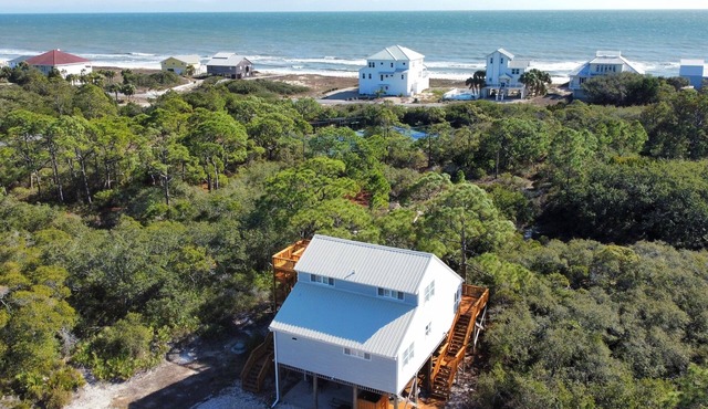 Easy Beach Access - 2 FREE BIKE RENTALS INCLUDED WITH YOUR STAY! PET FRIENDLY