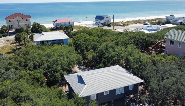 Easy Beach Access - 2 FREE BIKE RENTALS INCLUDED WITH YOUR STAY!