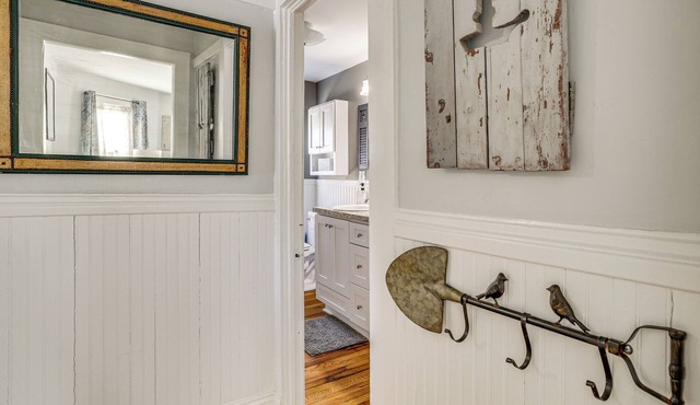 Easy Beach Access! Classic New London Charmer