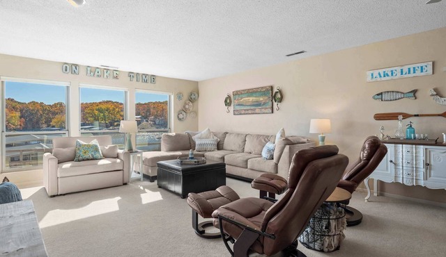 Easy Breezy - Lakefront for 6