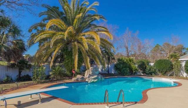 Easy Breezy Private Heated Pool Home