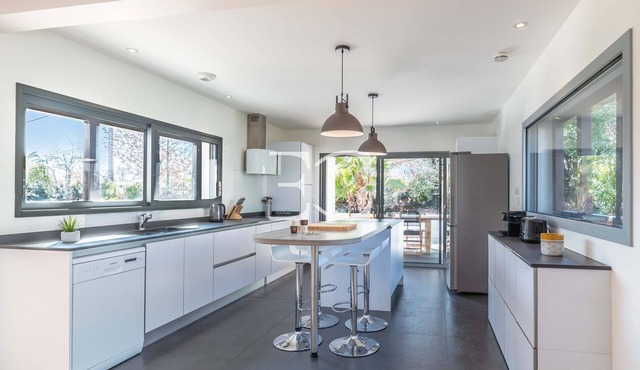 Easy Clés- Lovely Villa 10p + Heated Pool