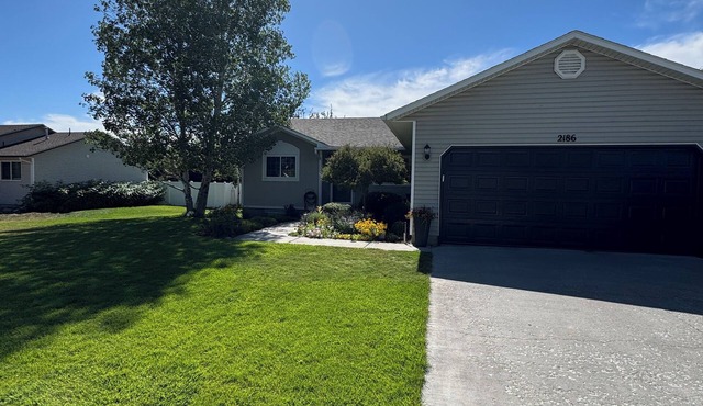 Easy day trips to the Tetons & Yellowstone