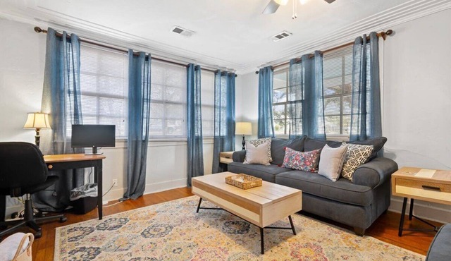 Easy Drive to Pembroke & Historic District+Pets