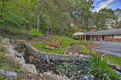 Easy Hiking and Sightseeing! Kingsport Home with Deck