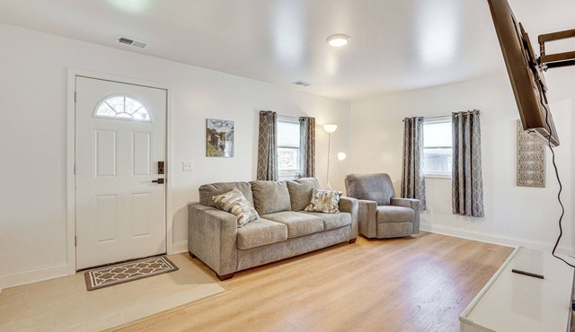 Easy I-80 Access! Newly Updated McDonald Home