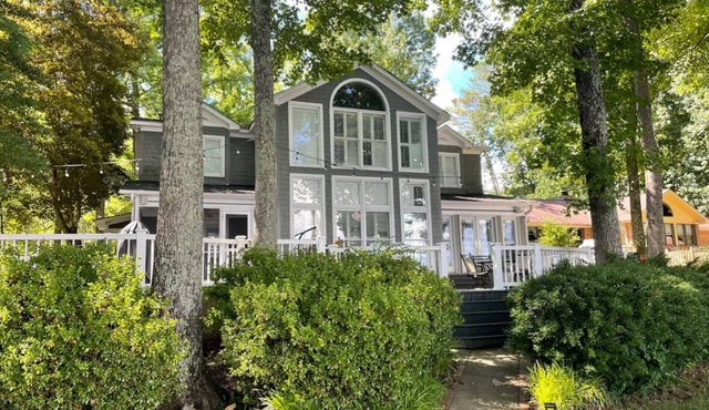 Easy Livin on Lake Breeze Drive; perfect blend of tranquility, comfort, & beauty