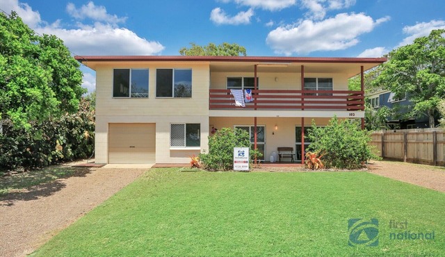 Easy Living Beach Front Holiday Home!