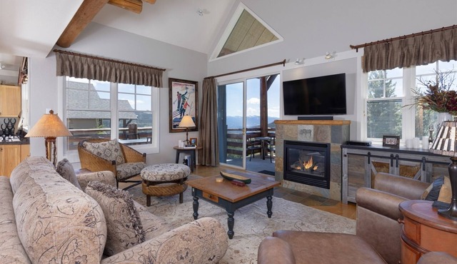 Easy Ski-in/out - Luxury Saddle Ridge Townhome in Moonlight Basin,Garage,Hot Tub