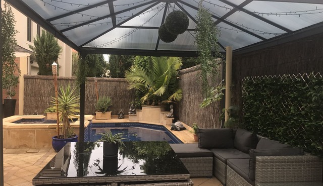 Easy stay Beachside Hove Executive spacious duplex home . Outside heated spa