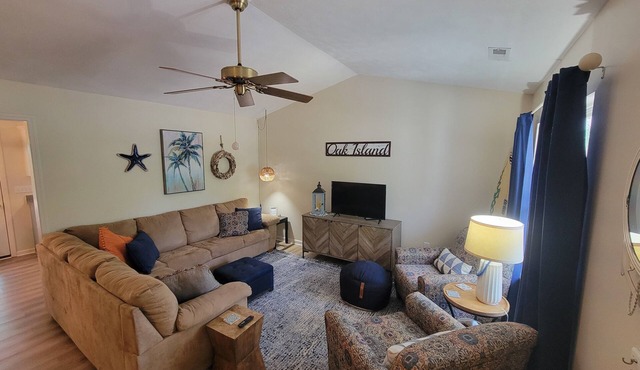 Easy Walk to Beach, Concerts, Publix, Splash Pad, Market.nBikes, Carts, & Chairs