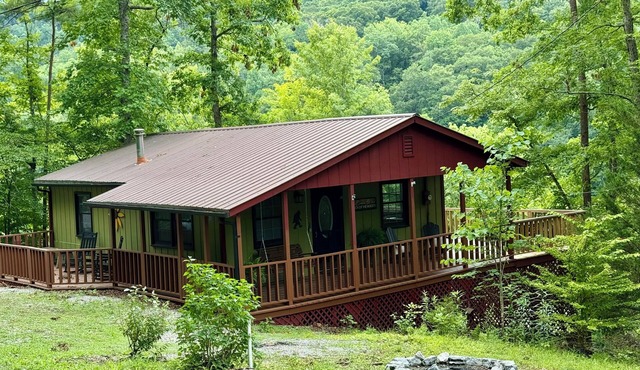 Easy Walk to Lake, Best Hikes & Scenery! Direct access to Ramp, Fish, Swim