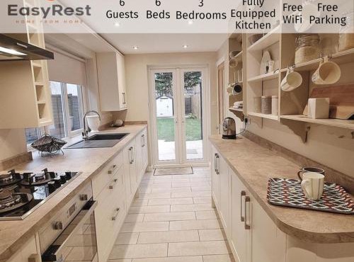 EasyRest Spalding - 6 Beds & Free Parking - Central & Quiet Location - Entire Spacious House