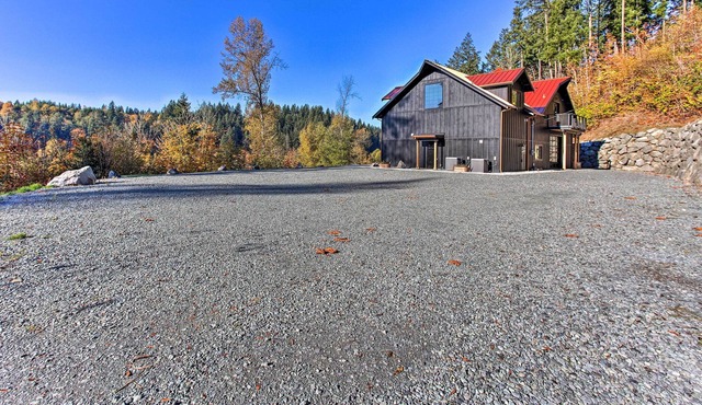 Eatonville Home w/ Fire Pit & Scenic Views!